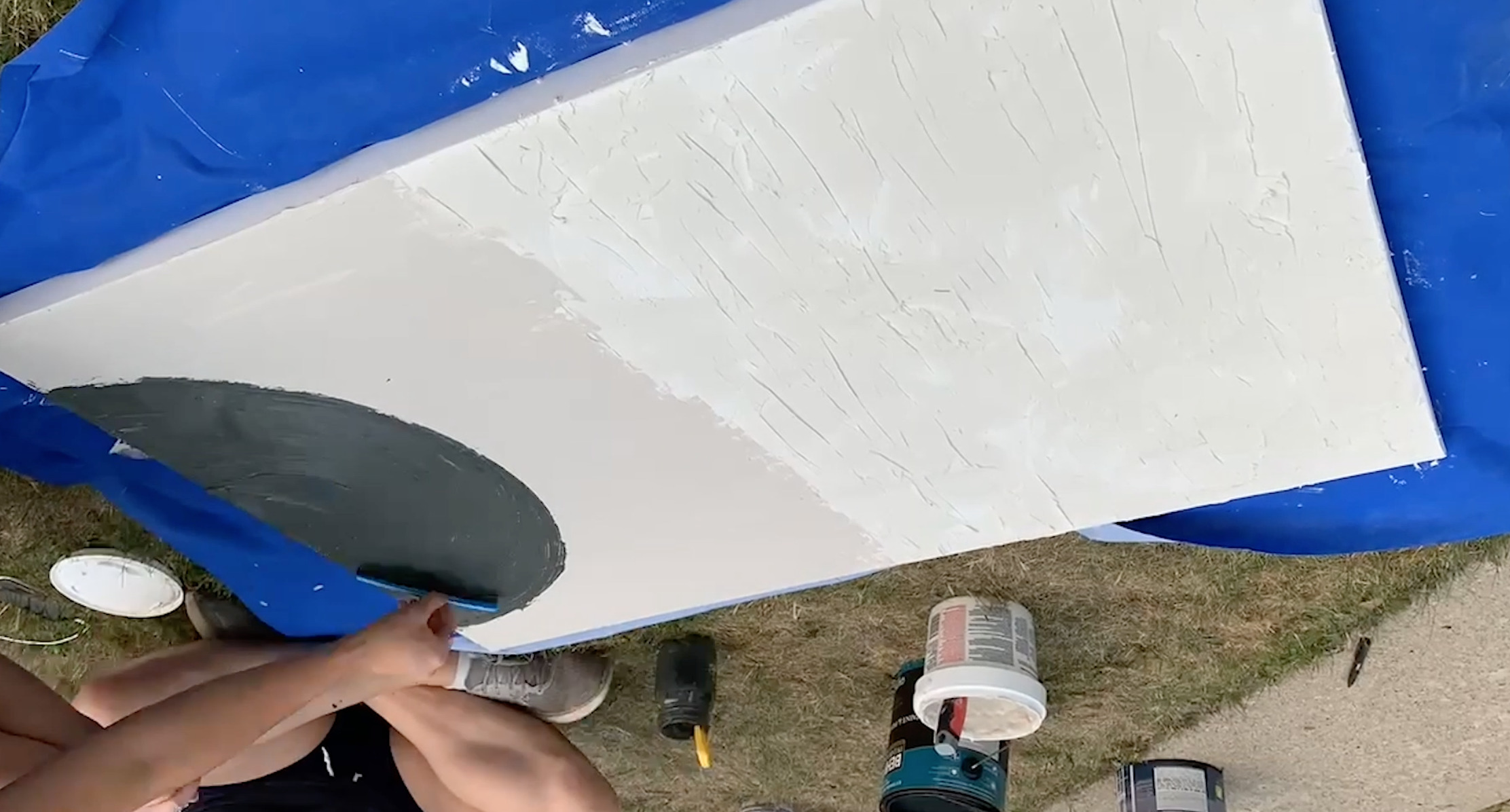 How to paint with drywall mud