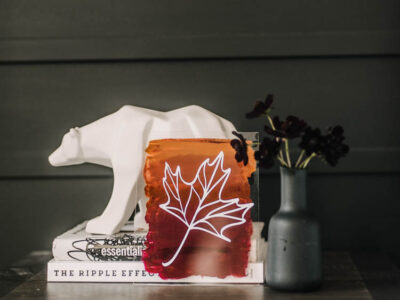 DIY acrylic sign made from a free SVG file of that line art maple leaf!