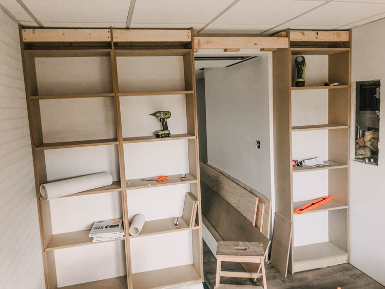 How to build built in shelving yourself- simple diy tutorial