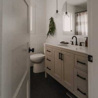 Simple holiday bathroom decor