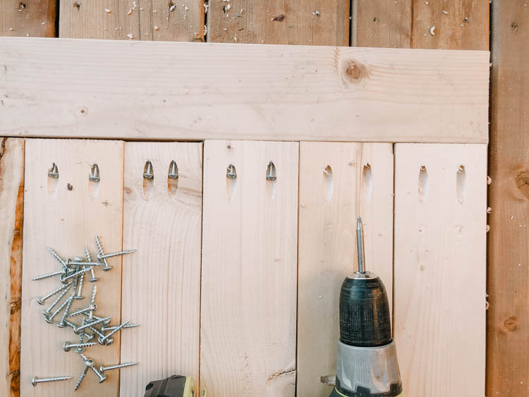 Lid for an outdoor toy chest (free plans and DIY tutorial)