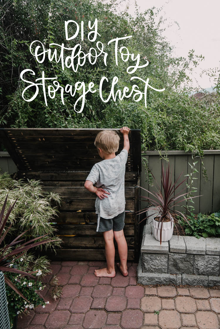 Modern DIY Outdoor Toy Storage Chest - Free plans and DIY tutorial