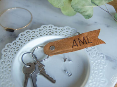 DIY Monogrammed Leather Key Chain- LOVE this! I like the classic look of the burned leather. And looks easy too.