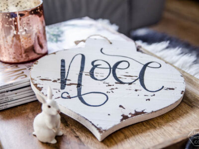 DIY Noel Wooden Sign- I LOVE this! Plus the tips on how to letter easily on wood are great