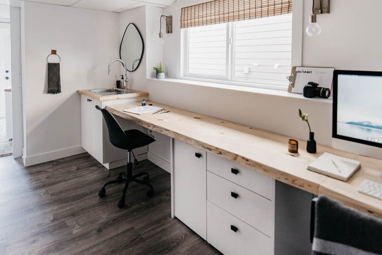 DIY wall to wall live edge desk... plus a sink! Totally built in desk look