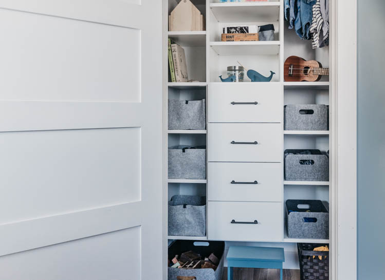 How we organize a shared kids closet for three boys with NO dresser