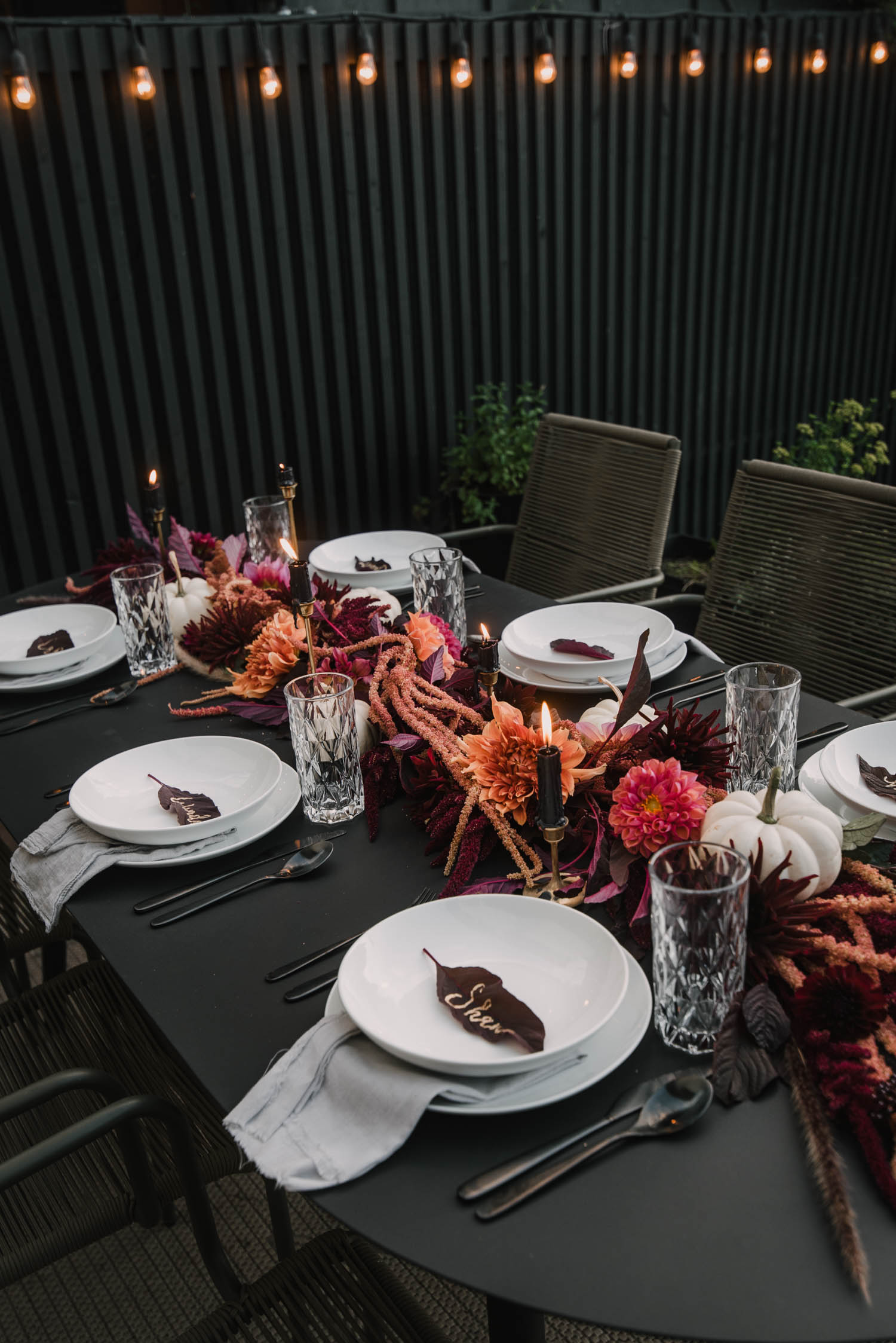 Modern Table Decorating for Autumn- outdoor tablescape