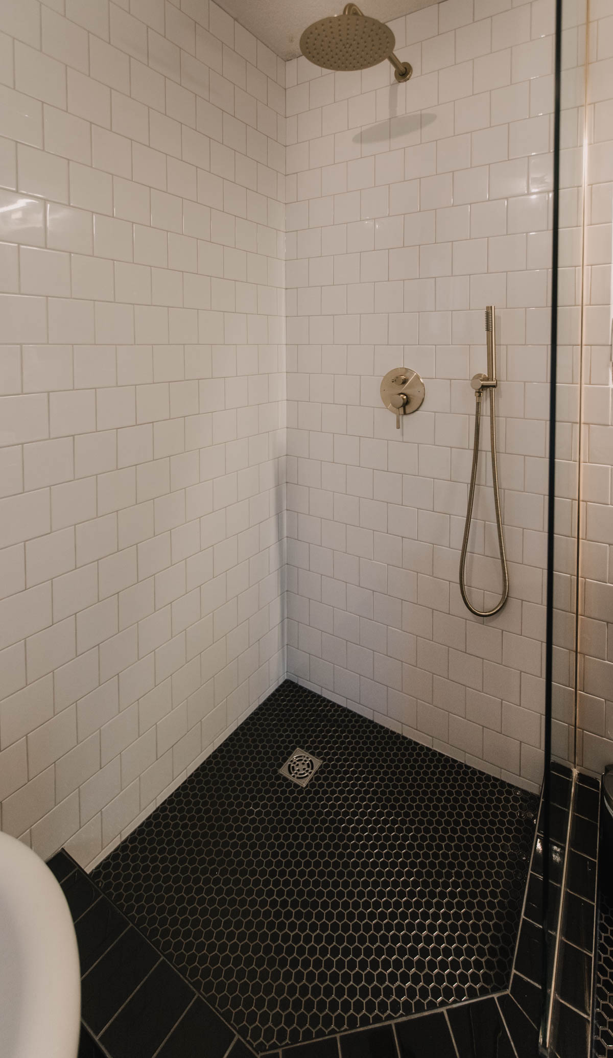 White bricklay white square tiles instead of subway tile