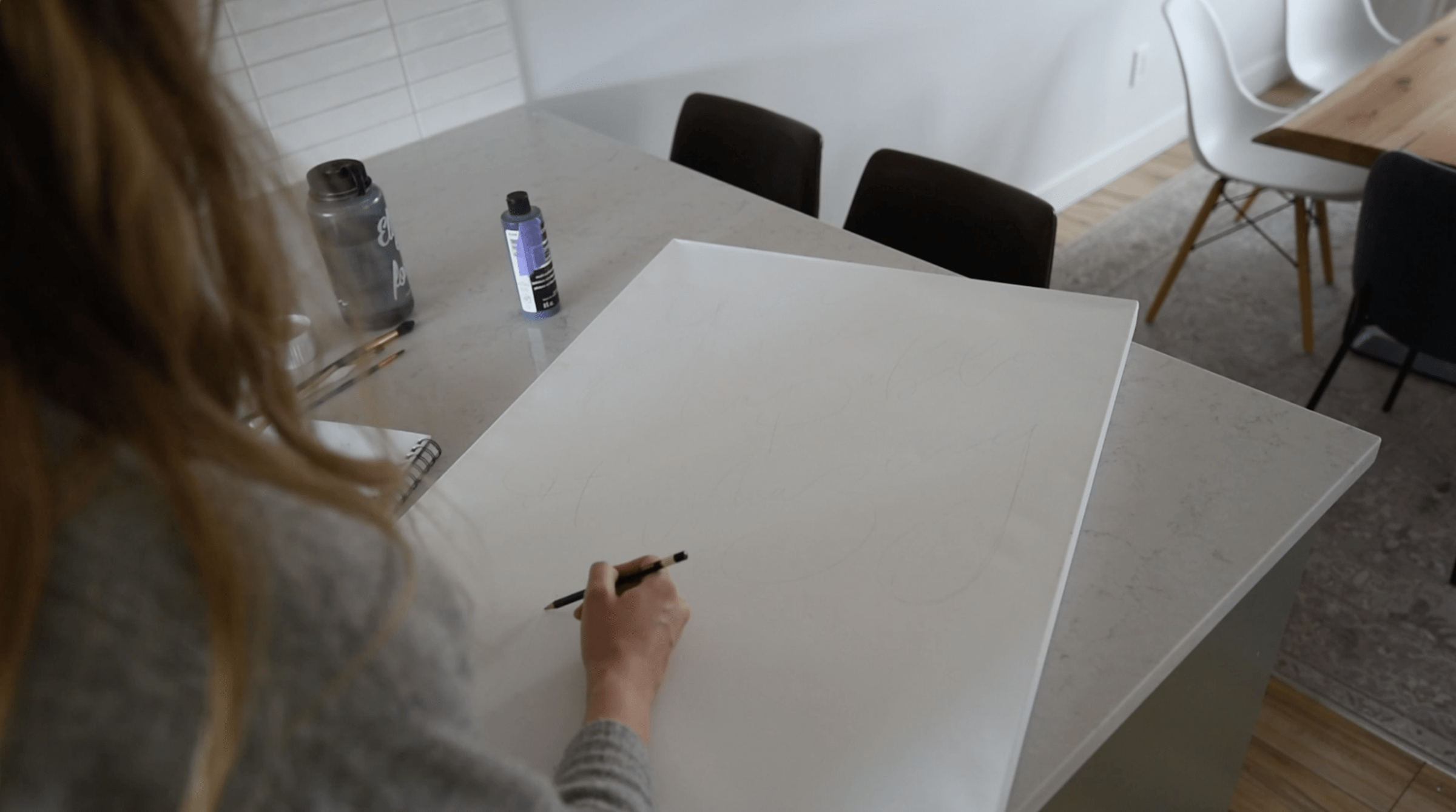 How to brush letter on canvas