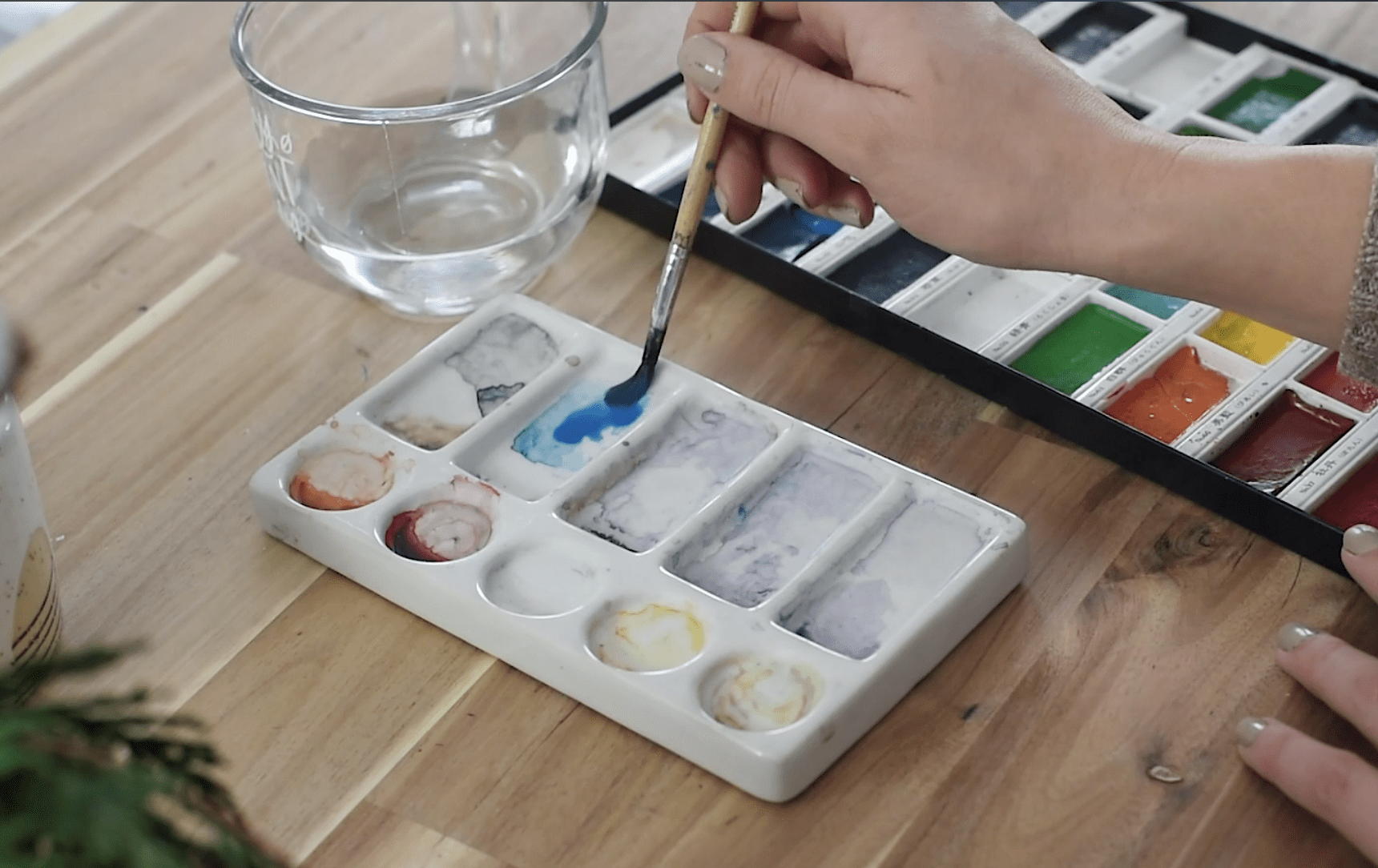 Mixing solid watercolor paints for brush lettering